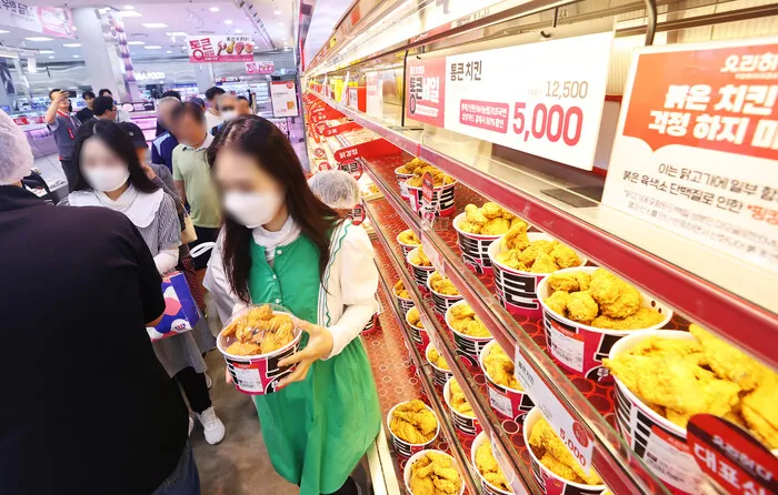 고물가엔 역시 ‘최저가’가 최고…유통업계 가격 전쟁