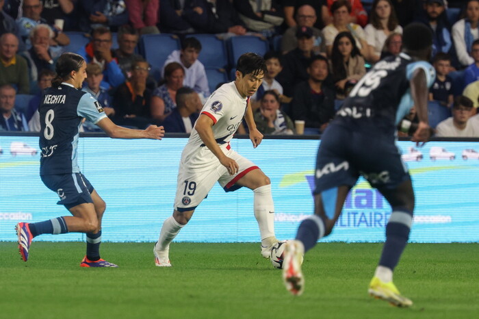 Lee Kang-in fez isso 2 minutos e 4 segundos após o primeiro gol… o primeiro gol na Liga 1