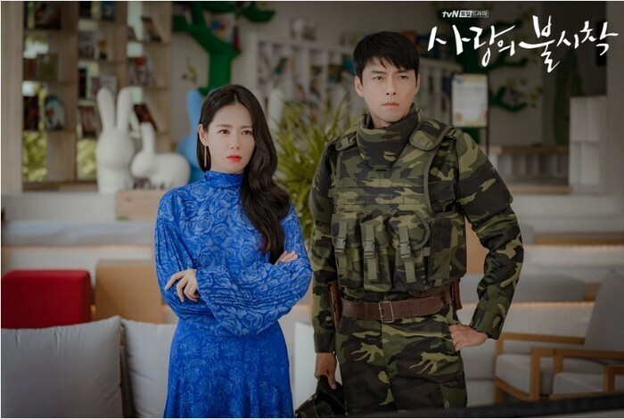 A scene from the Korean series “Crash Landing on You,” which has become popular in Japan via Netflix. (provided by tvN)