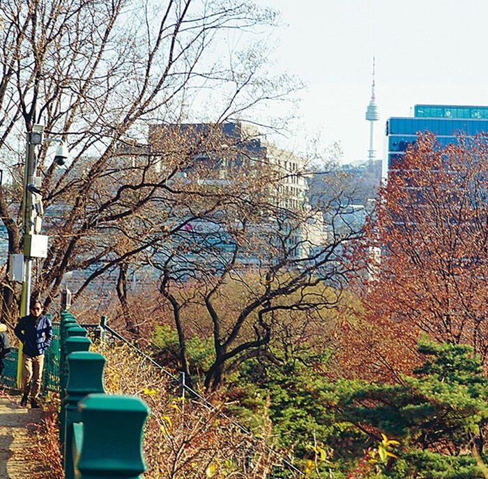 Seoul seen from a walkway behind Gyeonghui Palace