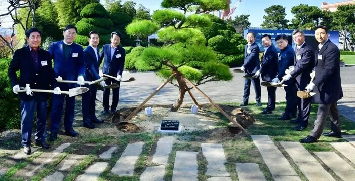 HD현대, UNIST·울산대와 '조선산업 AI 개발 협력' MOU - 뉴스 썸네일 이미지