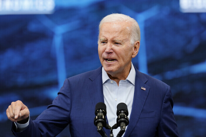 US President Joe Biden gives a speech in New Mexico on his work on the economy on Aug. 9. (AP/Yonhap)