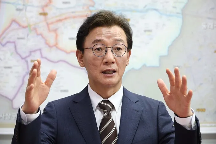 전재수 부산시장 당선자 "해양수도 부산 만들어 다극체제 구축" - 뉴스 썸네일 이미지