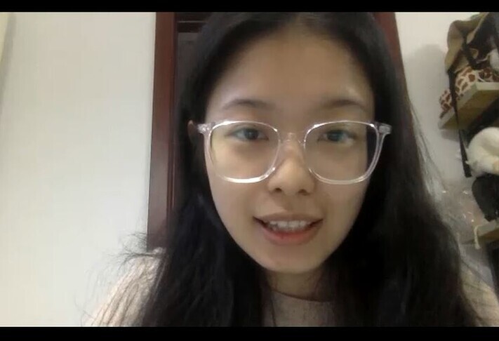 Caption 2-2: Zhou Xiaoxuan speaks during a virtual interview with the Hankyoreh on Nov. 1. (still from Zoom)