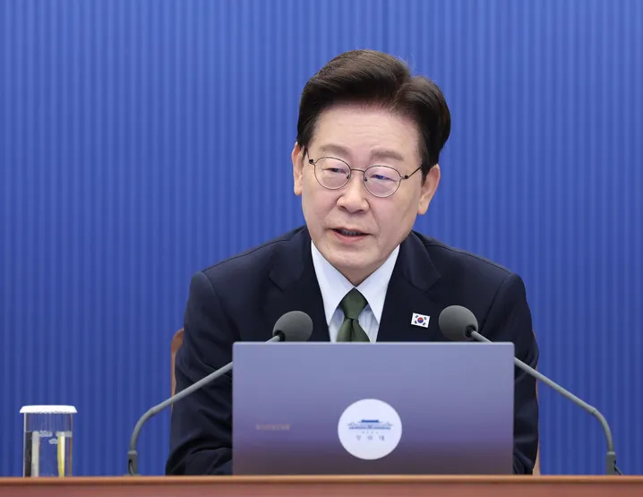 이 대통령, 우크라 향해 “비공개 합의 인정과 공개 사과 거부 시 추가 조치”