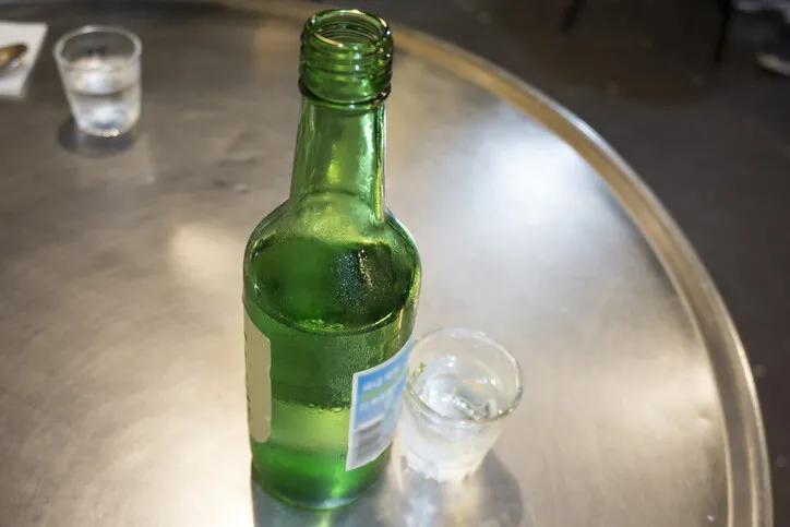 ‘소주 한병 6천원’ 마음의 준비 하세요…술 한잔도 부담인 시대