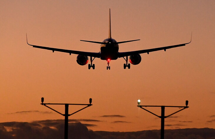 유럽 대형 항공사들이 공항 이용권을 유지하기 위해서는 손님이 거의 없는 ‘유령 여객기’ 운항을 할 상황이라며 공항 이용권 관련 규정 완화를 요구하고 있다. 로이터 연합뉴스
