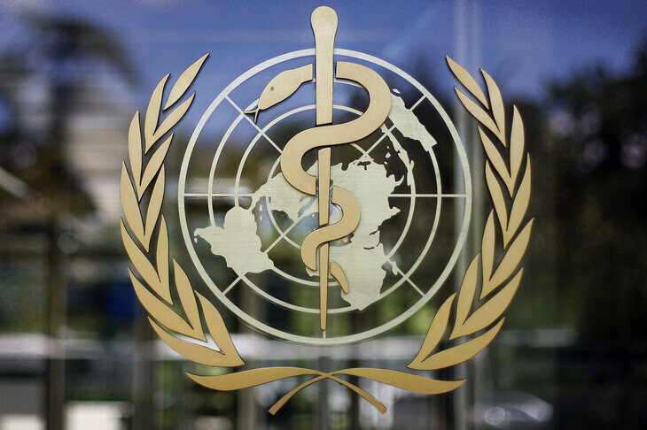 The logo of the World Health Organization is seen at the WHO headquarters in Geneva, Switzerland, on June 11, 2009. (AP/Yonhap News)