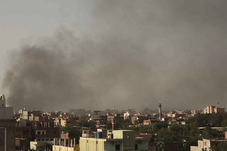 Intensifying Conflict in Khartoum: Explosions and Violent Clashes between Government Forces and Warlords