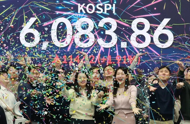 KOSPI clears 6,000 mark for first time, climbing 1,000 points in less than a month