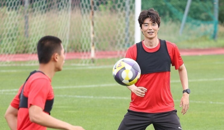 Ki Sung -yong, who joined Pohang Steelers, is participating in team training held at Pohang Steelers Songna Clubhouse in Pohang, Gyeongsangbuk -do. Yonhap News