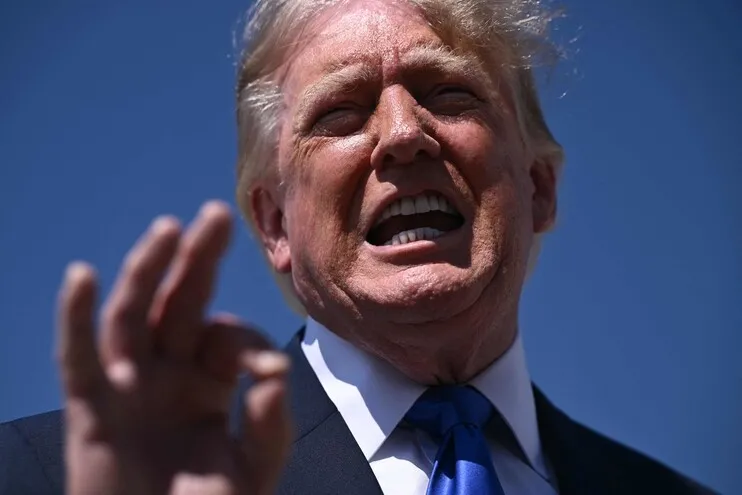 President Donald Trump said the Iran war would end just after the U.S. midterm elections, and that oil prices would also plunge at that point. Trump made the remarks to reporters at Joint Base Andrews in Washington on September 9, local time, before departing for Dallas, Texas, where the Republican midterm election convention was being held.
