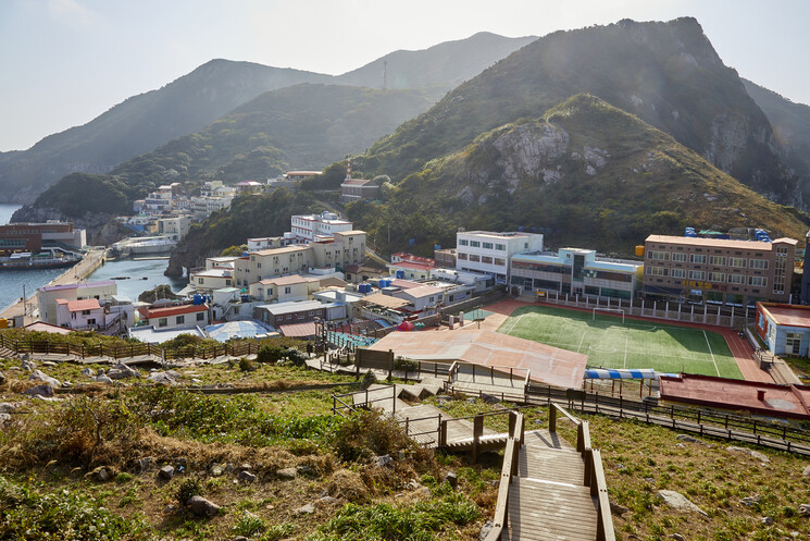 전남 신안군 흑산초등학교 홍도분교 전경. 신안군 제공