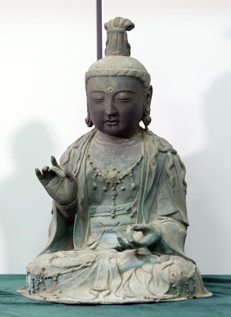 The Seated Avalokitesvara Bodhisattva of Boseok Temple in Seosan (Yonhap)