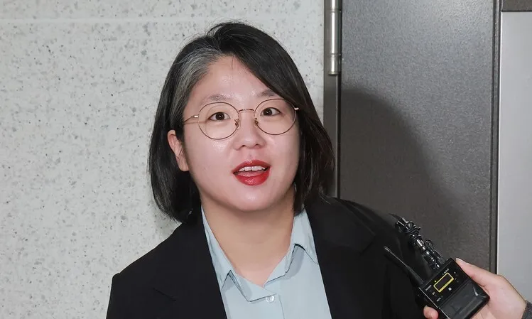 최민희 "용혜인, 비례대표 두 번 할 정도로 실력 있어" - 뉴스 썸네일 이미지