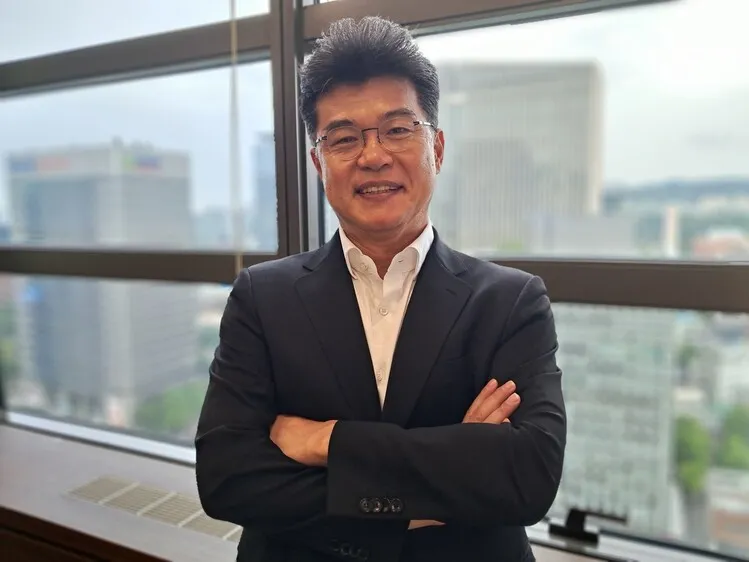 “윤석열과 대조됐던 정정당당한 군인들에게 감사를 표한다…