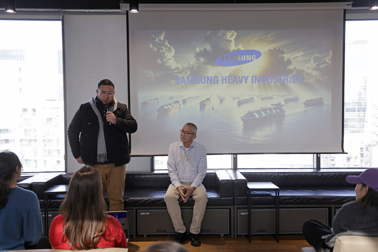 2025년 2월14일 서울 성동구 기후솔루션 사무실에서 캐나다 LNG 사업의 문제를 알리고 있는 웻수웨튼 대표단. 웻수웨튼족은 LNG 개발 사업에서 가장 밑단에 위치한 ‘선주민’이다. 김명진 기자 littleprince@hani.co.kr