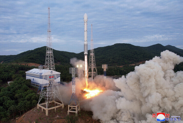 North Korea released footage of the launch of the Malligyong-1, a reconnaissance satellite, on the Chollima-1 rocket on May 31, shown here. Within two and a half hours, it acknowledged that the launch had failed. (KCNA/Yonhap)