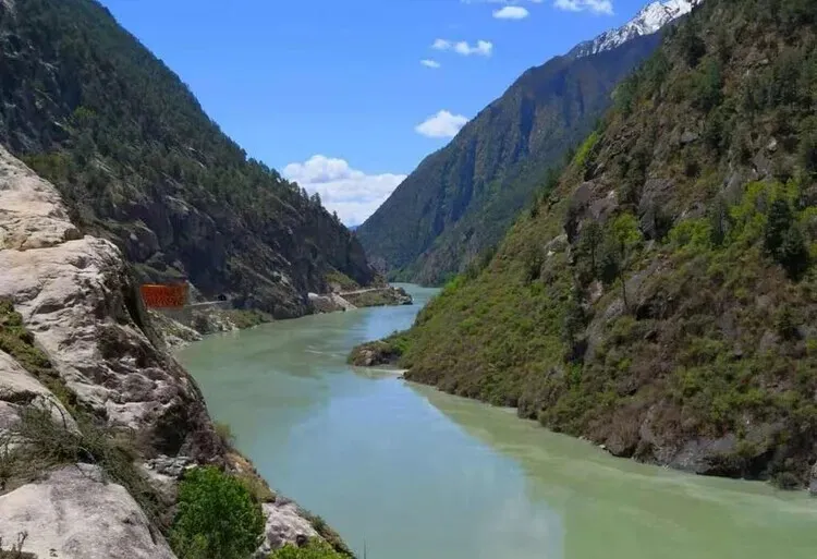 Nach Überschwemmungen in Tibet und Nepal mehren sich die ...