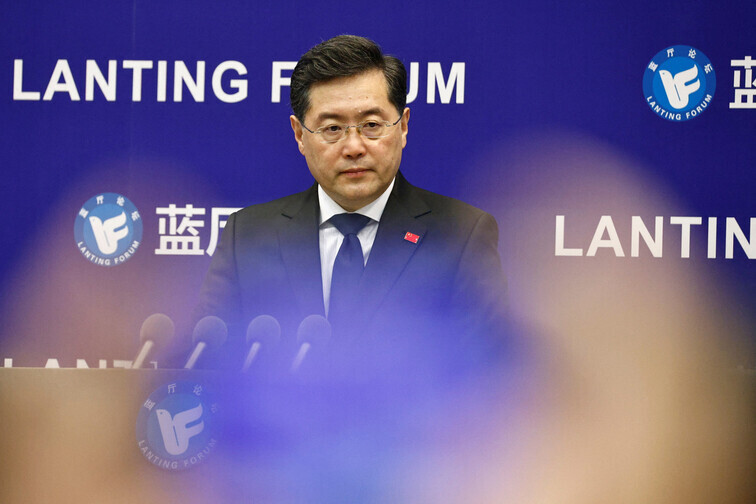 Chinese Minister of Foreign Affairs Qin Gang announces the content of its Global Security Initiative on Feb. 21 from the ministry in Beijing. (Reuters/Yonhap)