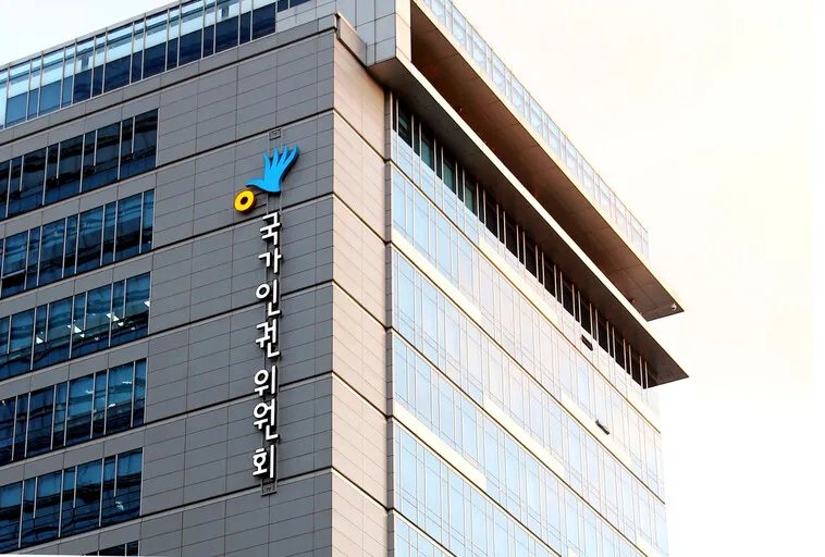 人権委「未登録長期滞在児童保護者健康保険加入が必要」