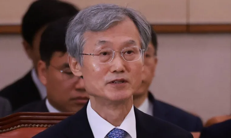 원고 준비한 조희대 “국회·대통령 제청 간섭은 위헌” 국감서 작심발언