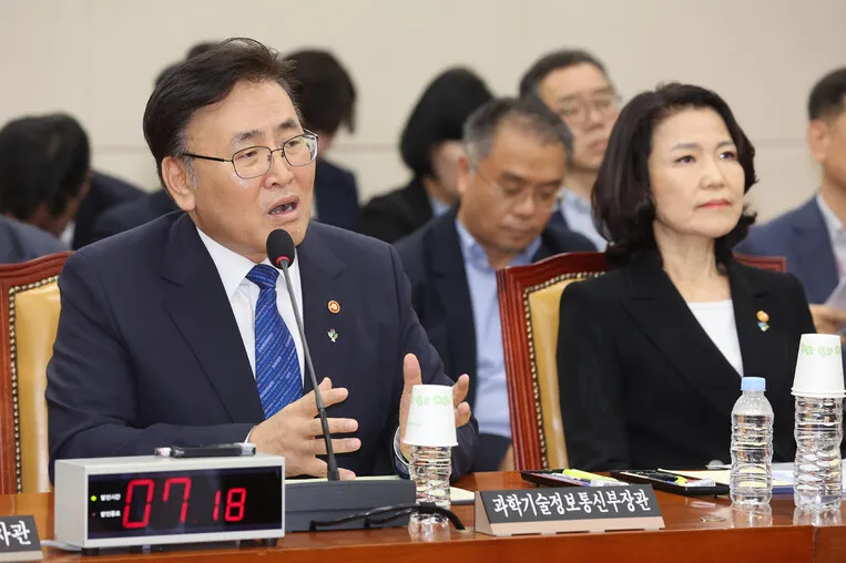 유상임 과기부 장관 “SKT 위약금 면제 입장, 7월4…