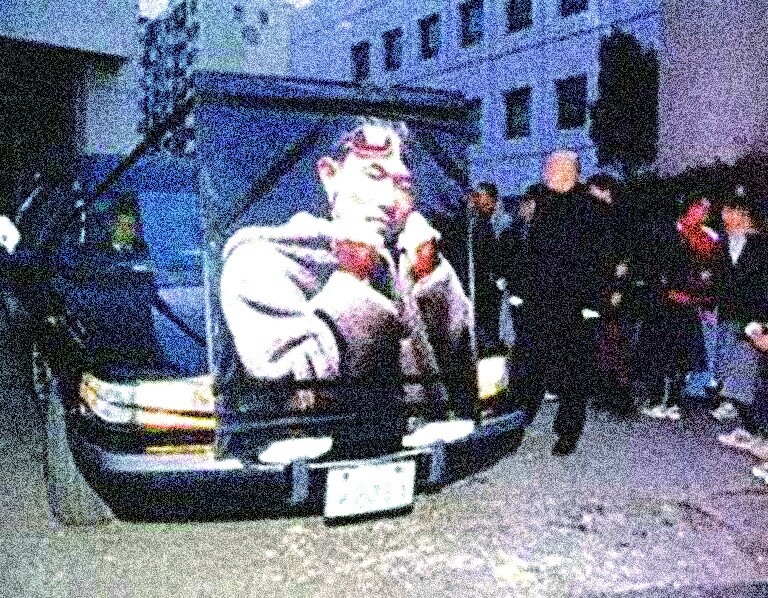 1995년 11월25일 토요일, 김성재 장례 운구 행렬이 서울 여의도성모병원을 빠져나가고 있다. 화장된 주검은 고인이 살고 싶어 했던 문경새재에 뿌려졌다. 한겨레 자료