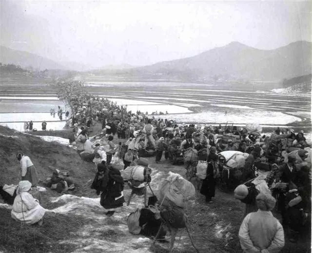 납작보리를 맨 6살, 이를 뒤쫓는 12살 누나의 추격전 [금자⑰]