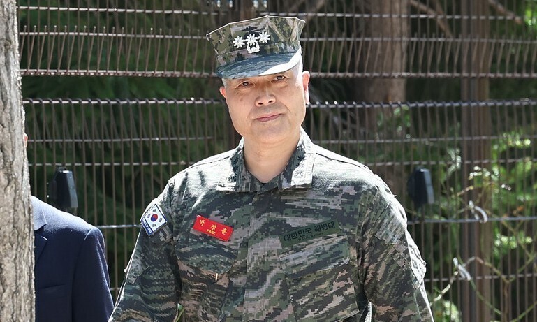 Col. Park Jeong-hun, the former head of the Marine Corps investigation team, arrives at the Corruption Investigation Office for High-ranking Officials in Gwacheon, Gyeonggi Province, to provide testimony on Sept. 8. (Yonhap)