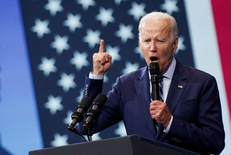 US President Joe Biden speaks at a rally in Wilkes-Barre, Pennsylvania, on Aug. 30. (Reuters/Yonhap)