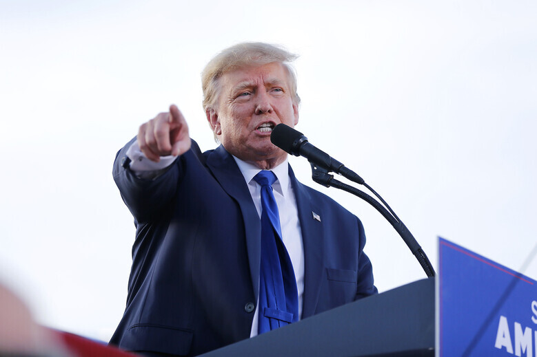 Former US President Donald Trump speaks at a rally in Delaware, Ohio, on April 23. (AP/Yonhap News)