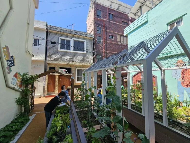 ‘소멸’ 맞서 고군분투하는 지역…위기 속 ‘돈·힘 없는…