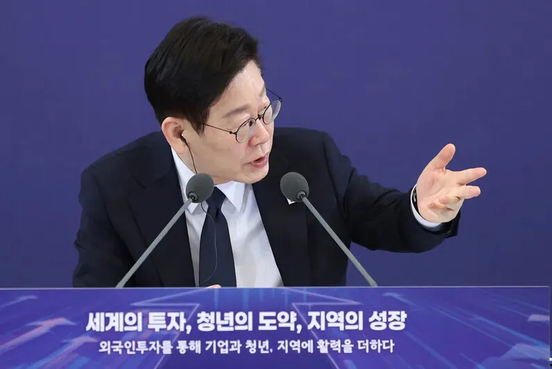 Lee vows to tackle geopolitical risks, market opacity and make Korea investment destination