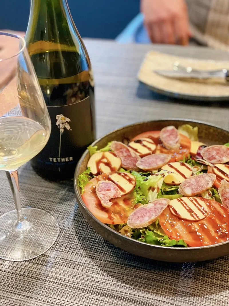 소시지엔 화이트지…우주 유영하듯 기분 좋은 맛 [ESC]