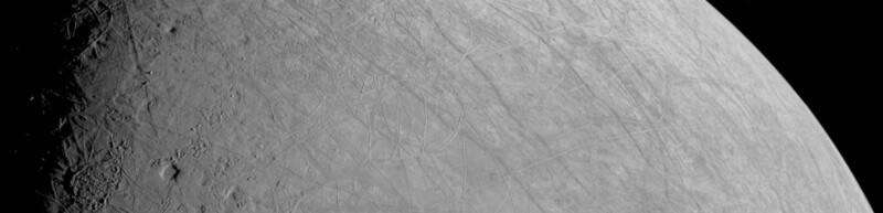 9월29일 나사의 목성 탐사선 주노가 얼음위성 유로파를 근접비행하면서 찍은 유로파 표면. 나사 제공