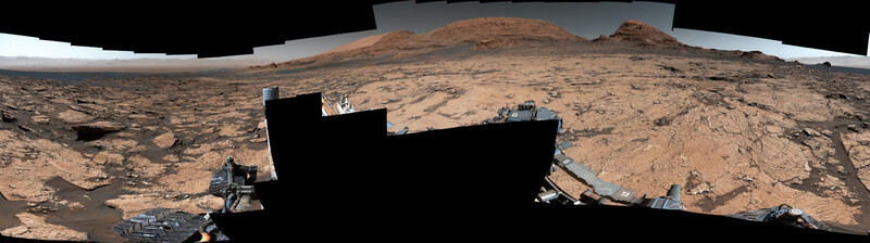 큐리오시티가 화성 3154일째 되는 날인 2021년 6월20일 게일 충돌구에서 찍은 파노라마 사진. 143개의 이미지를 합친 사진이다. 나사 제공