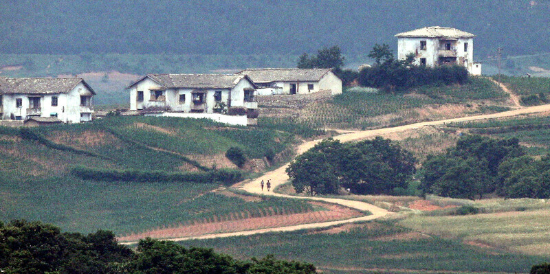 A North Korean village in Kaepung County, North Hwanghae Province, on June 14. (Kim Bong-gyu, staff photographer)