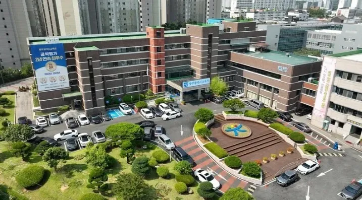 광주의 한 공립고에서도 참고서 베껴 기말고사 출제…학생…