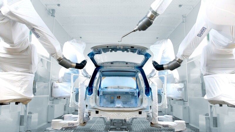 자동차 공장의 도장 로봇. 산업용 로봇 밀도 1위인 한국은 자동차산업 로봇밀도에서도 압도적 1위다. 국제로봇연맹 제공