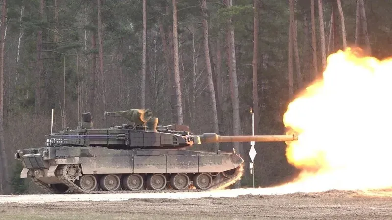 [Column] Can Korea advocate peace while selling weapons of war?