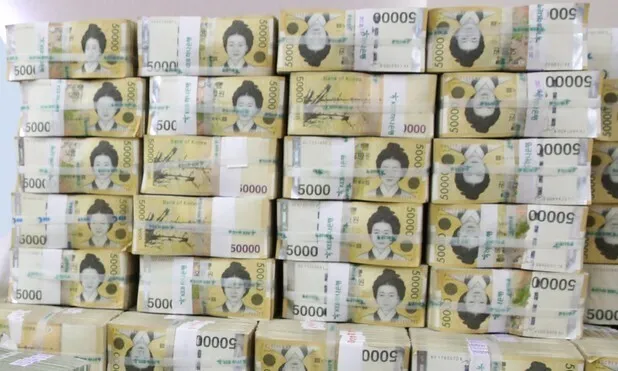 내란·관세에 ‘돈 안 써서’…1분기 가계 여윳돈 93조…