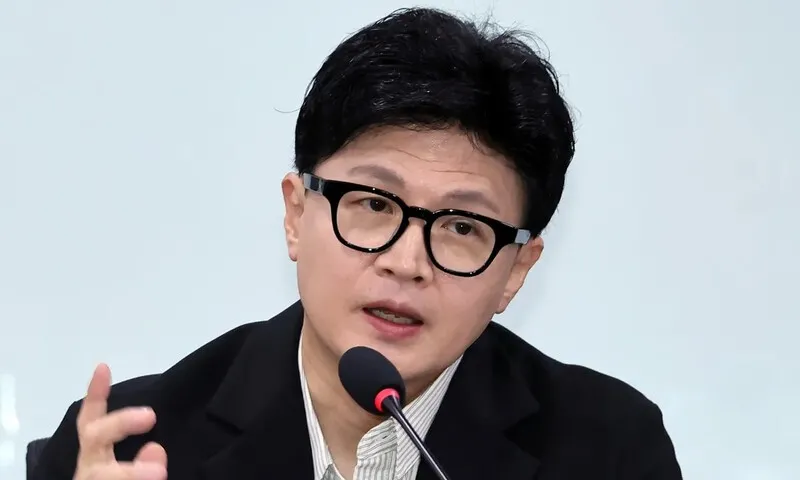 ‘한동훈 고발장’ 경찰·중수청 접수…‘자녀 허위스펙·부실 수사’ 의혹