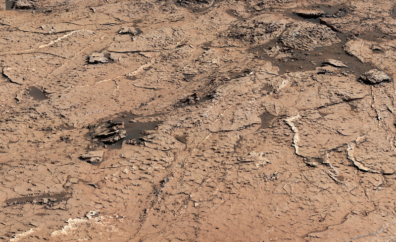 큐리오시티가 게일 충돌구에서 찾아낸 진흙 균열층. 나사 제공