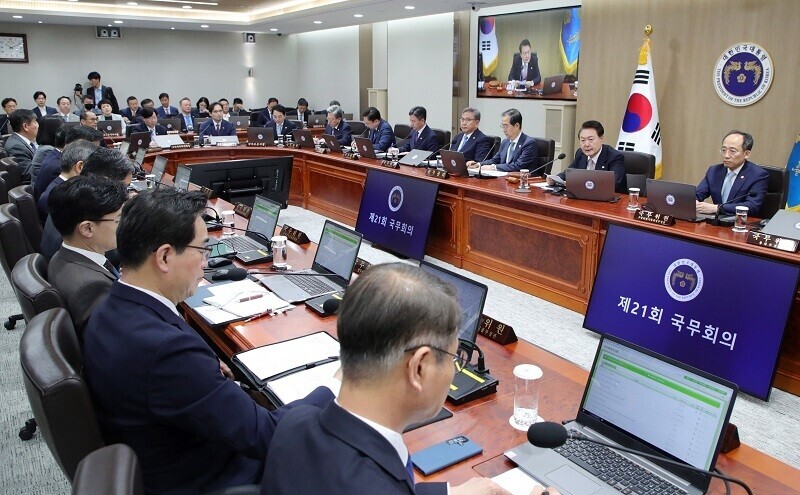 President Yoon Suk-yeol chairs a Cabinet meeting at the presidential office in Seoul on May 23. (Yonhap)