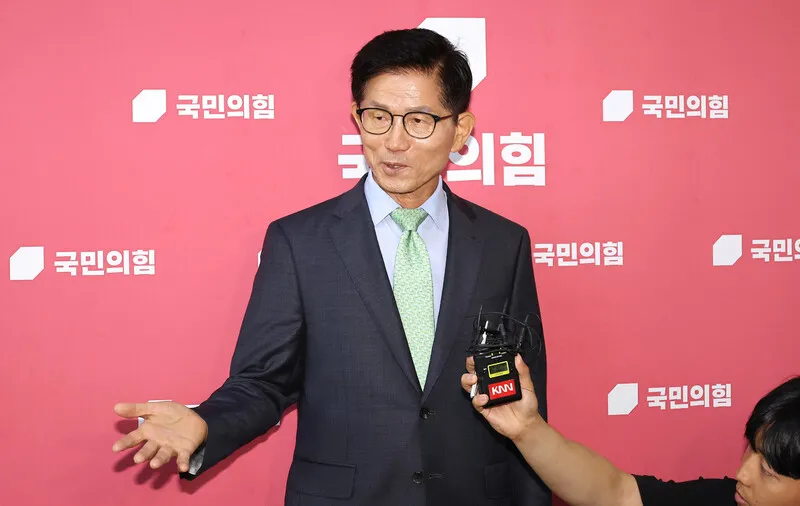 김문수 국힘 당대표 출마 선언 “이재명 독재 막을 강한…