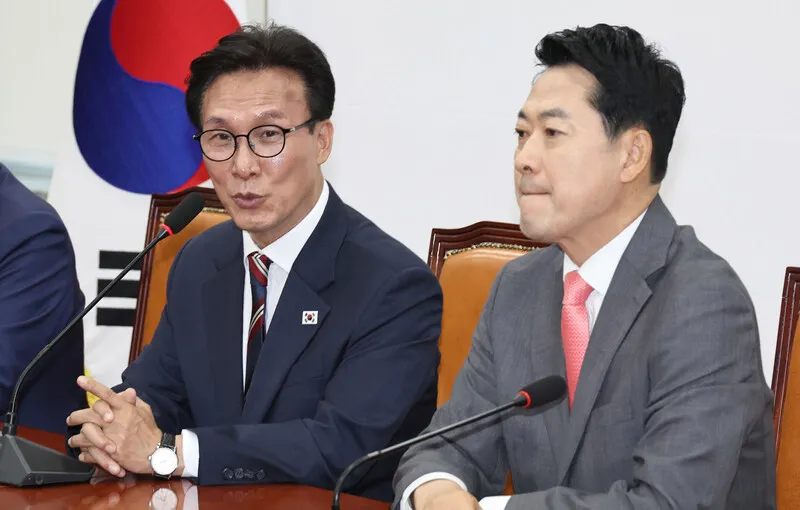 당대표 직무 긍정평가, 김민석 25.6% 장동혁 33.6% [리얼미터]