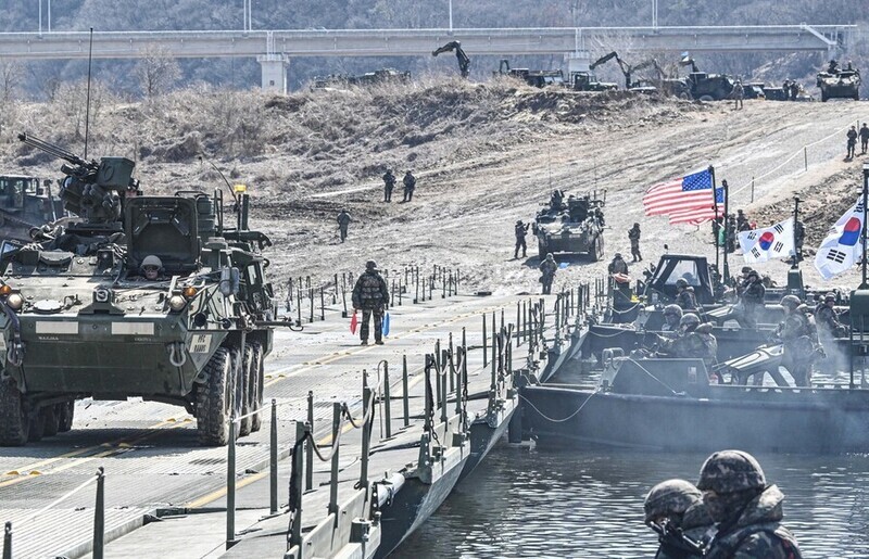 The ROK Army’s 3rd Engineer Brigade and US 2nd Infantry Division carry out joint river-crossing exercises in Yeoncheon County, Gyeonggi Province, between March 6 and March 17. (courtesy of the ROK Army)