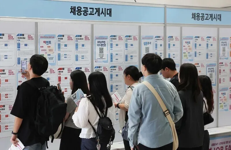 한국 남성 청년층 경제활동 ‘급락’…AI·고령화·여성·산업구조 ‘복합 영향’