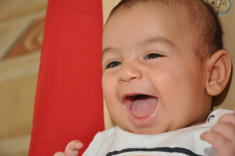 아기들의 첫 웃음은 침팬지와 비슷하다. 픽사베이